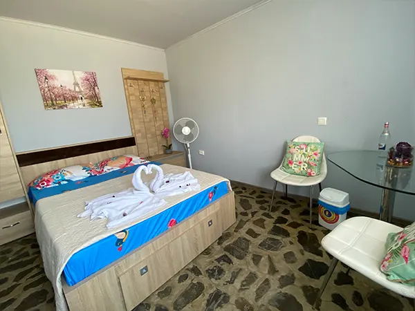 Camera cazare balta Corata 1